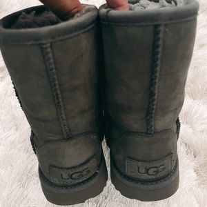Weather Ugg Classic Ugg boots Toddler size 9 - Gray